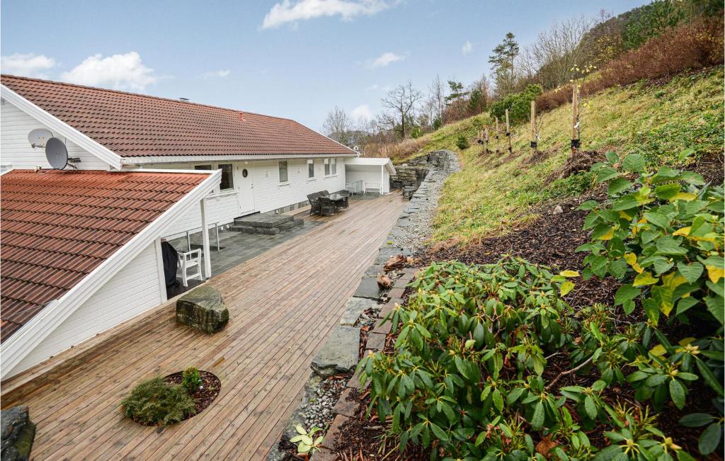 Awesome Apartment In Fister With 4 Bedrooms And Wifi photo 2