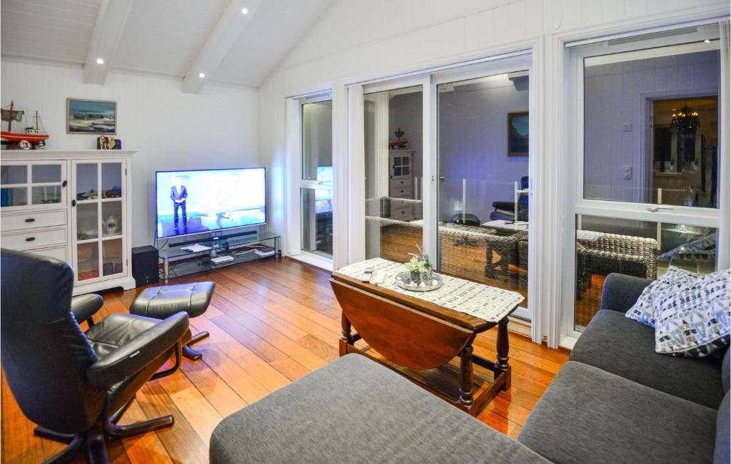 Awesome Apartment In Fister With 4 Bedrooms And Wifi photo 4