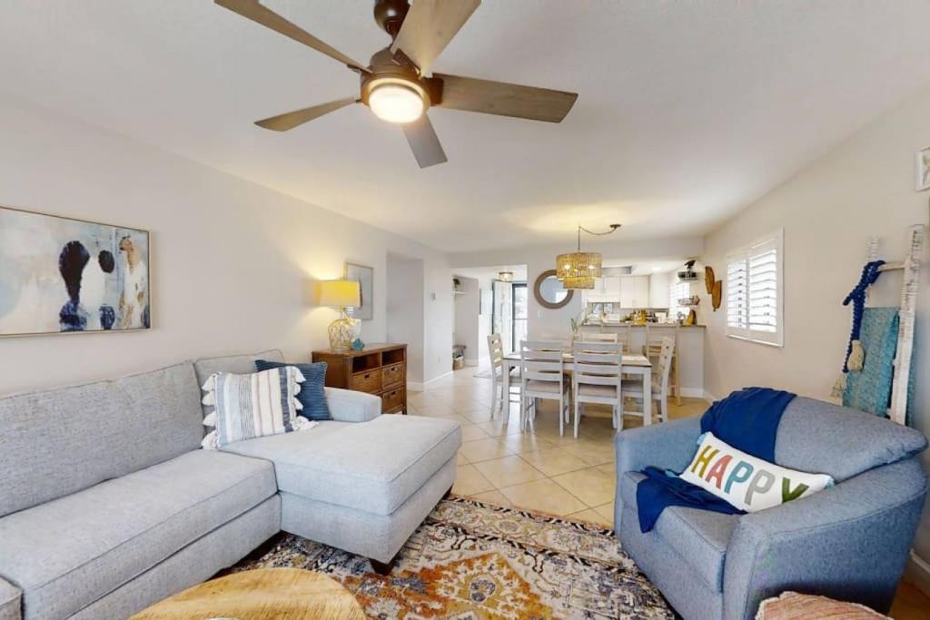 Siesta Key Condo Heated Pool Newly Renovated photo 1