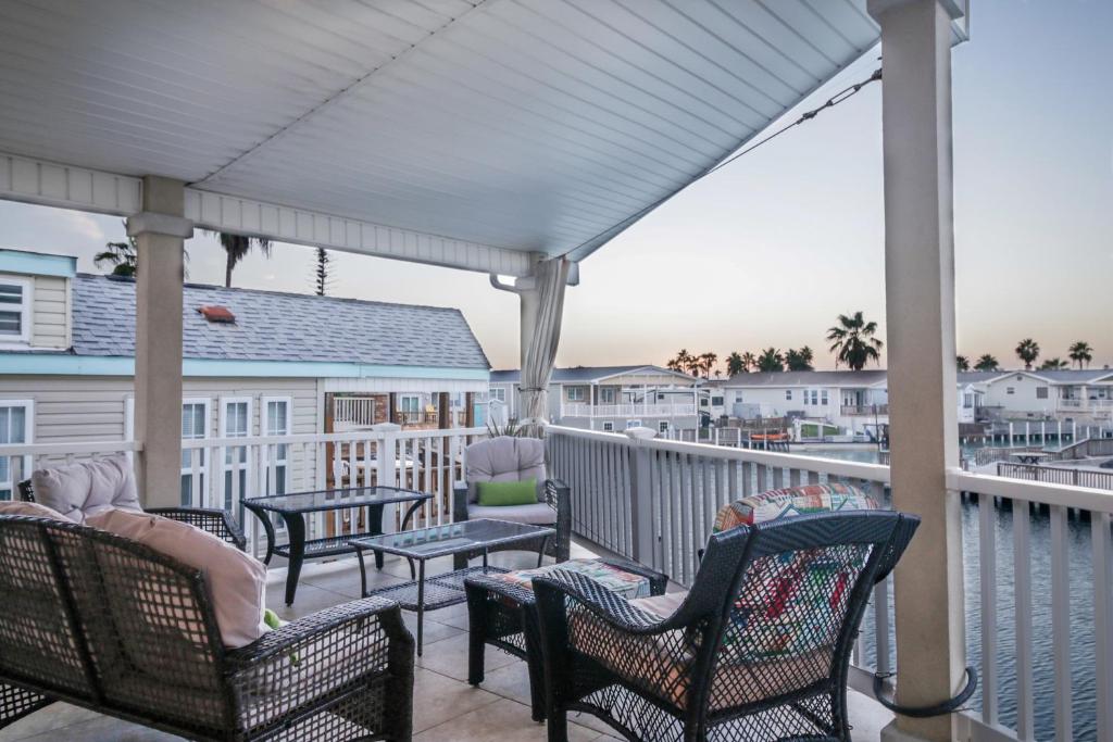 Waterfront Property with AMAZING Sunset Views in a Gated Community photo 2