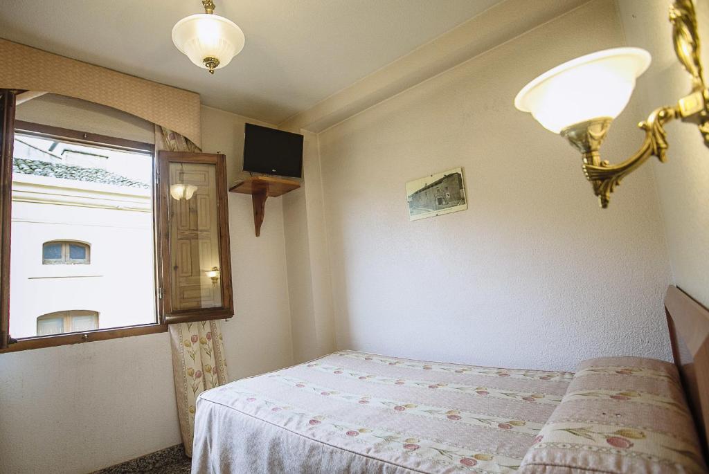 Hostal Plaza photo 3