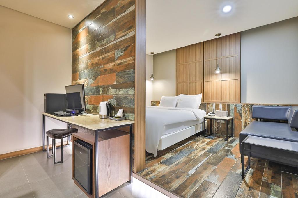 Gracias Hotel Gimhae photo 1