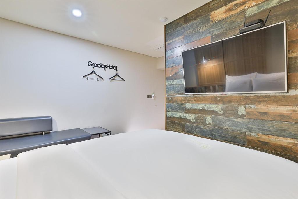 Gracias Hotel Gimhae photo 2