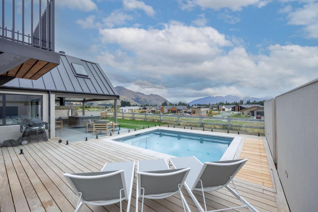 MARJ11 - Marjon Peak Retreat Wanaka photo 1