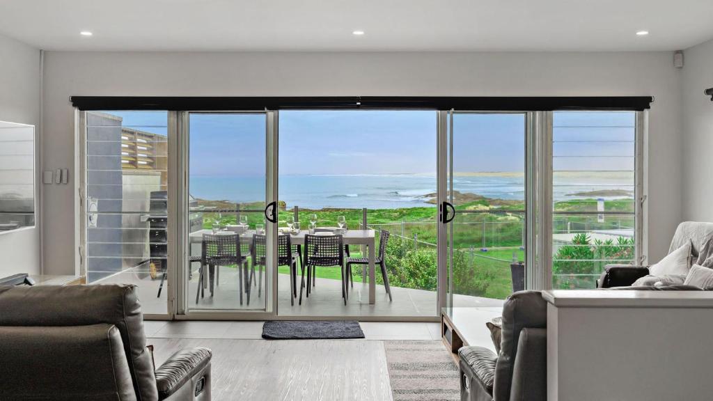 Birubi Beach House Anna Bay Beachfront photo 3