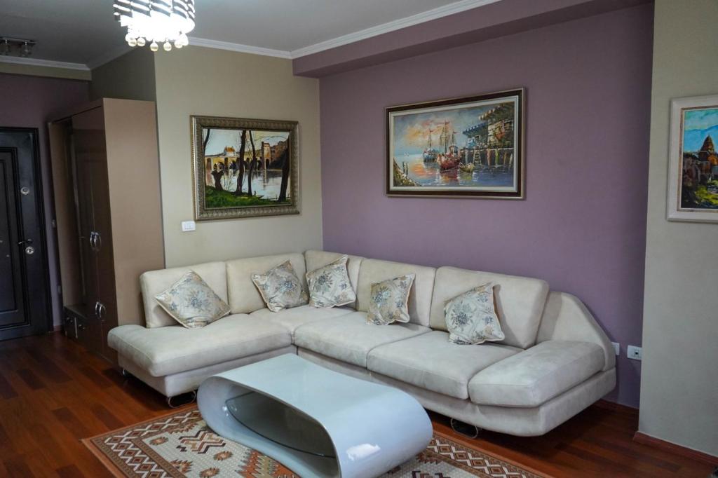 Lovely apartment in the heart of Tirana photo 2