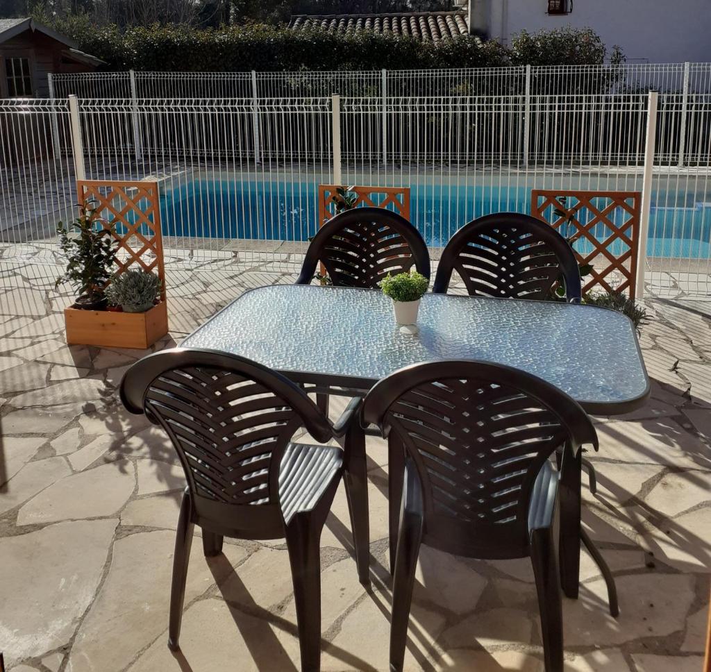 maison mitoyenne avec piscine Un moment chez Diane, Cuneo