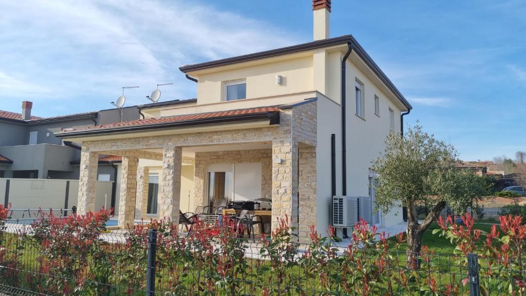Villa Robert Kastelir photo 1