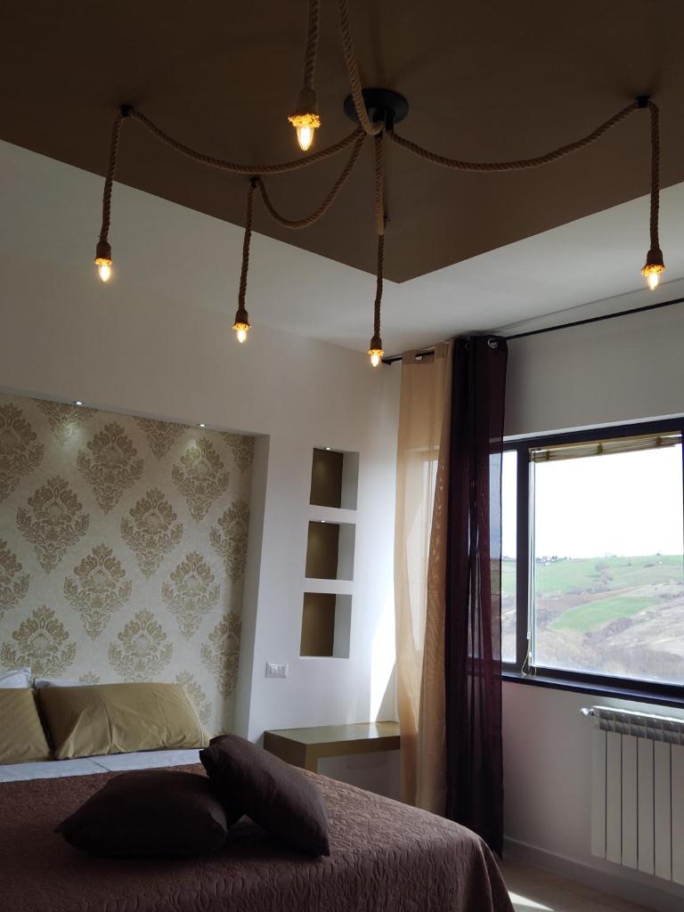 TWIN HOUSE brown photo 2