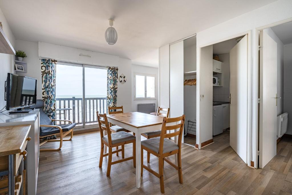 Charmant appartement face à la Mer avec balcon photo 3