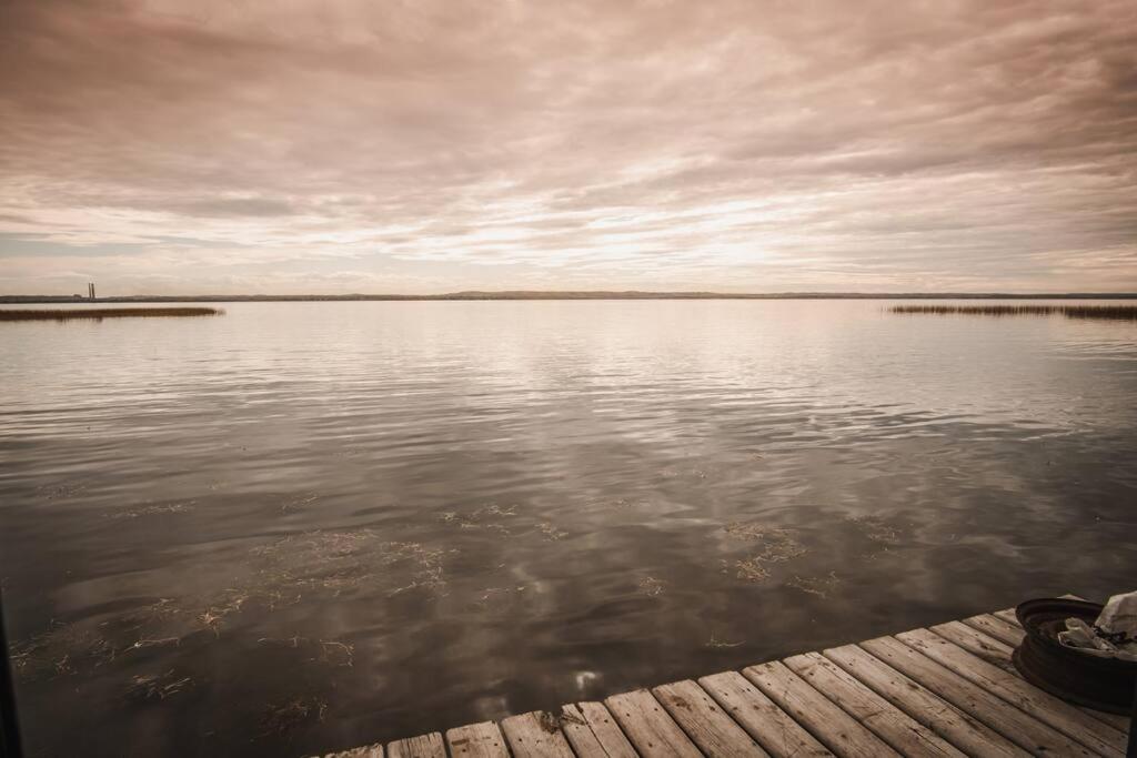 Cozy lake cottage photo 2