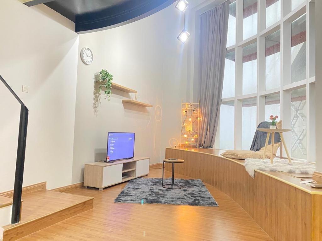 Duplex Studio at Empire City Damansara Perdana Wifi Netflix photo 1