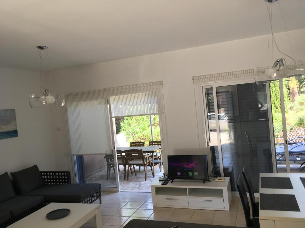 Limnaria Villas Kato Paphos - wonderful villa near the beach and all facilities photo 1