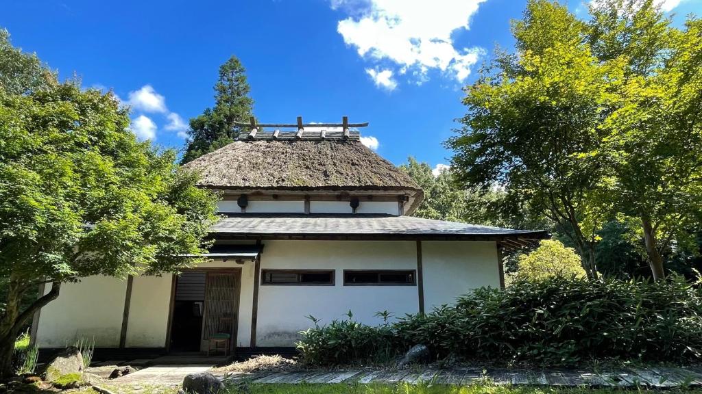 茅葺き屋根の山荘-うぐいす庵-Uguisu An-国立公園境界側で自然と天然水を満喫 photo 2
