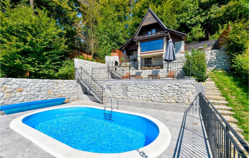 Awesome Home In Zadobarje With 4 Bedrooms, Wifi And Outdoor Swimming Pool