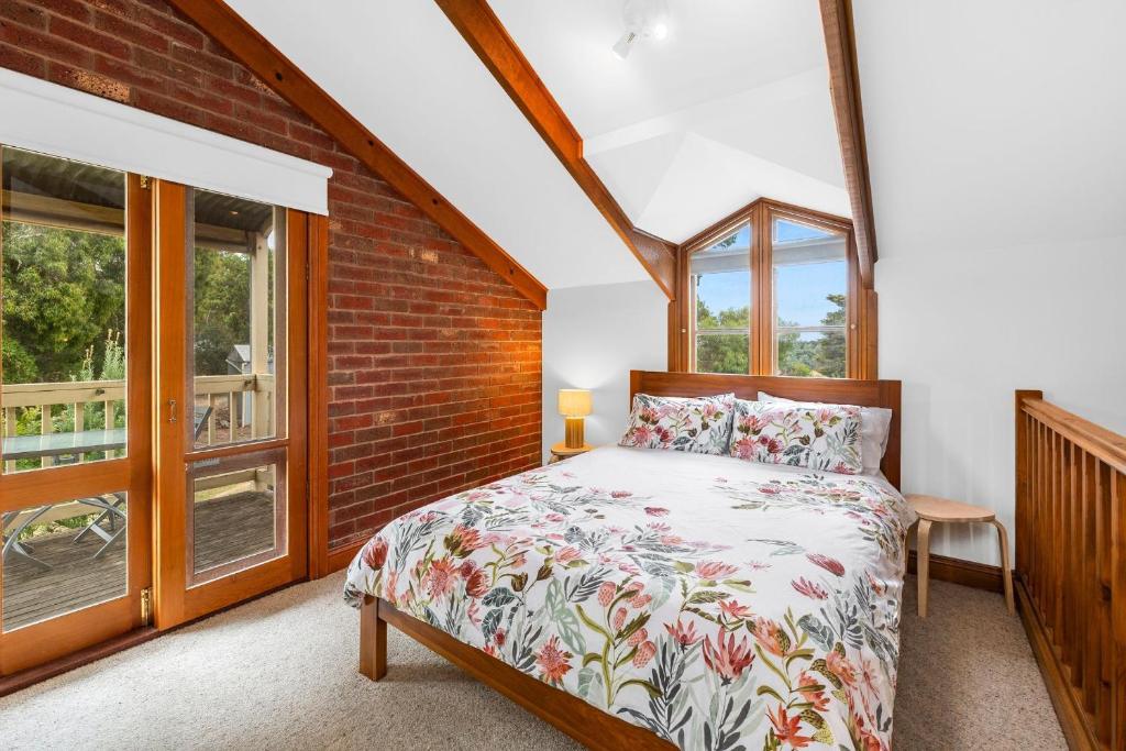 A home amongst the gum trees photo 4