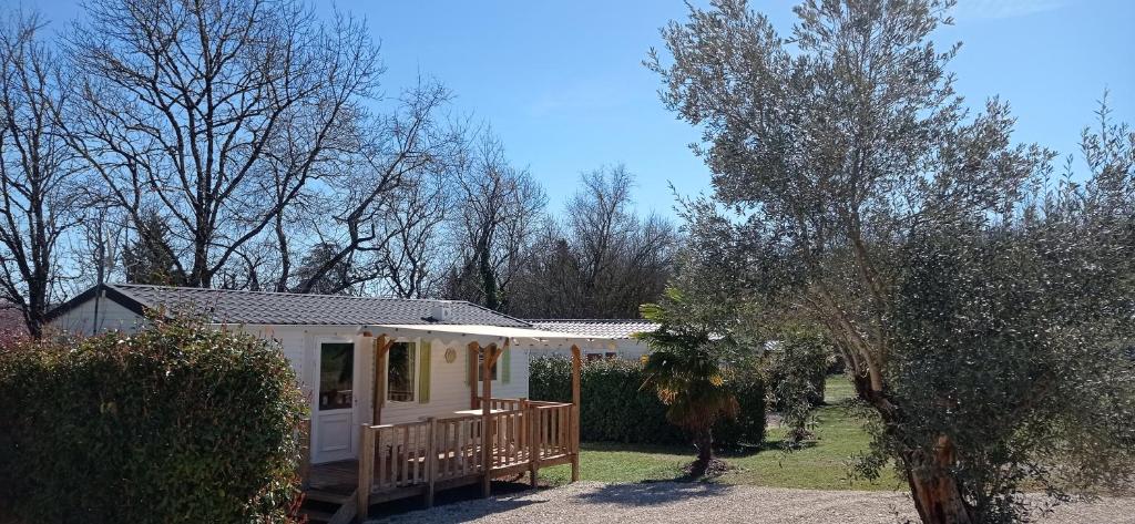 CAMPING LE BEL AIR Mobil home L'OLIVIER 4 personnes photo 4