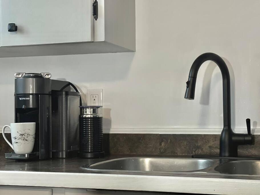 Central Penticton. Alongside KVR Trail. Freshly Renovated. Pet Friendly. photo 3