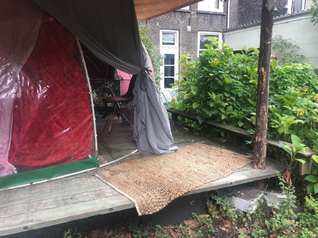 Vintage Dome Igloo tent, Lange Haven Schiedam photo 3
