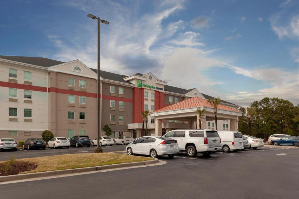 Holiday Inn Express Myrtle Beach-Broadway at the Beach, an IHG Hotel image