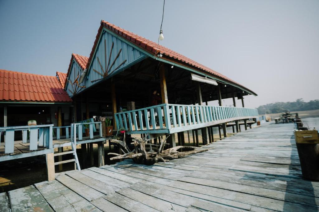 Phosy Thalang Laos photo 4