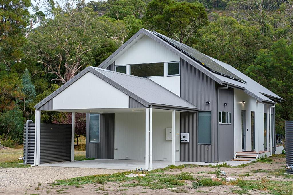 Serenity Halls Gap 4A: Absolute NP Frontage photo 1
