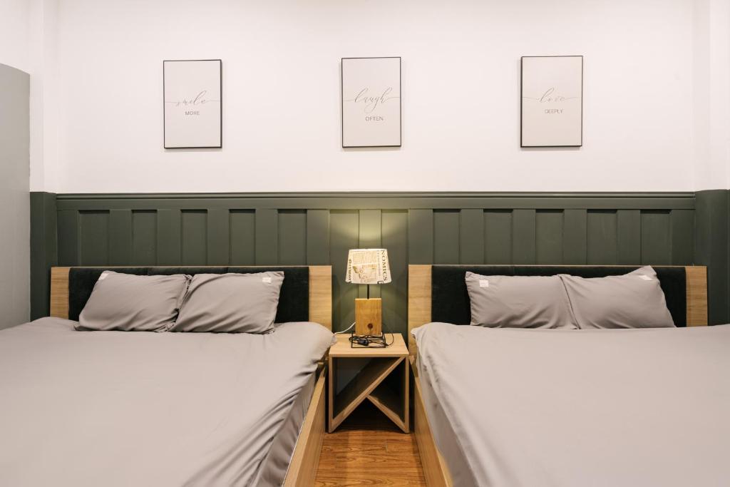 KemKayVilla w 5BR_ Bathtub_RooftopViews_30s to HoanKiem Lake