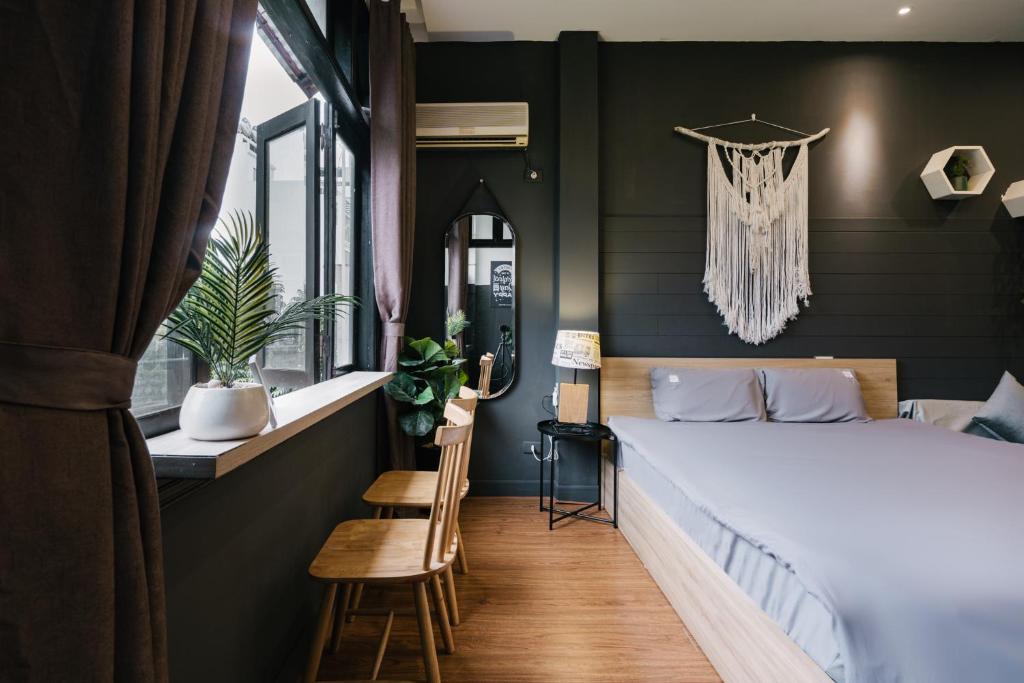 KemKayVilla w 5BR_ Bathtub_RooftopViews_30s to HoanKiem Lake