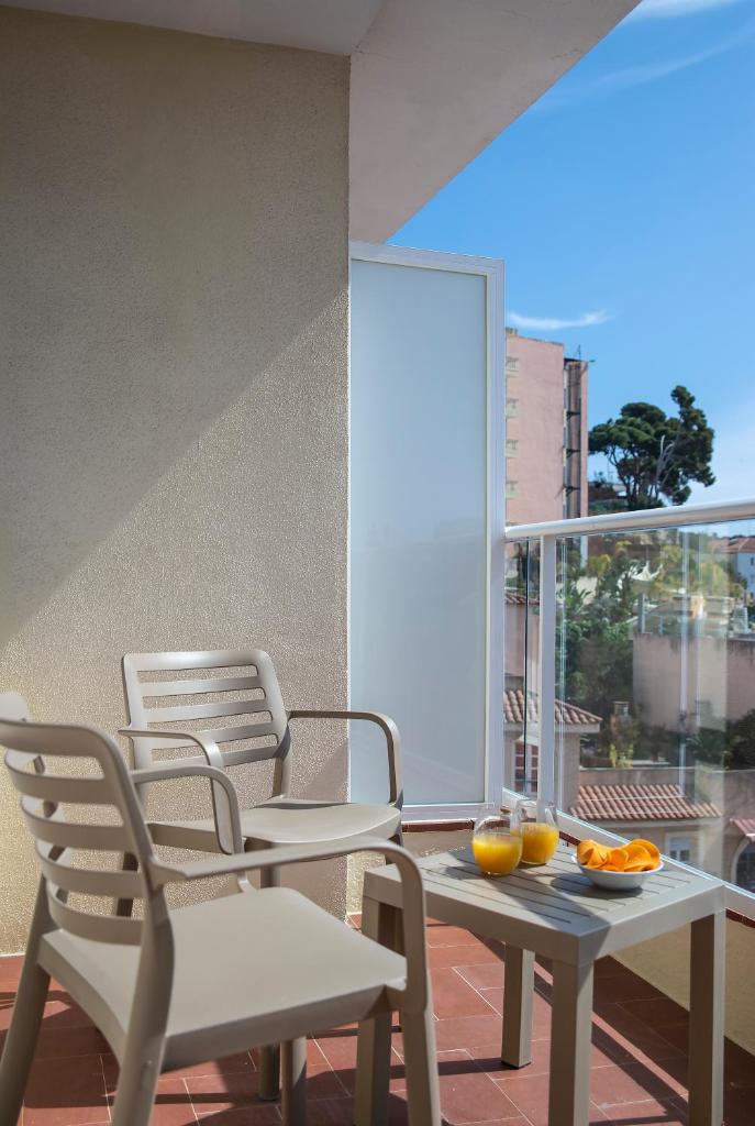 Hotel Lloret Santa Rosa by Pierre & Vacances - Tap to explore photos