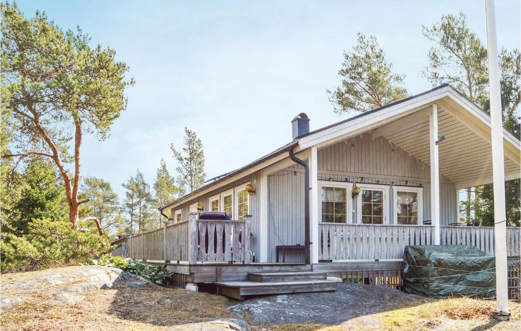 Awesome Home In Djurhamn With 3 Bedrooms photo 3