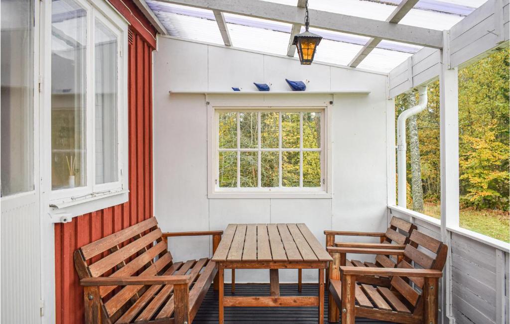 Awesome Home In Bredaryd With 3 Bedrooms photo 4