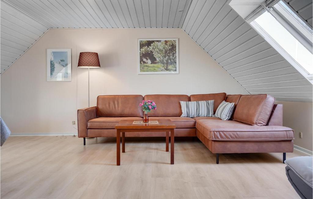 Amazing Apartment In Allingbro With 3 Bedrooms And Wifi photo 4