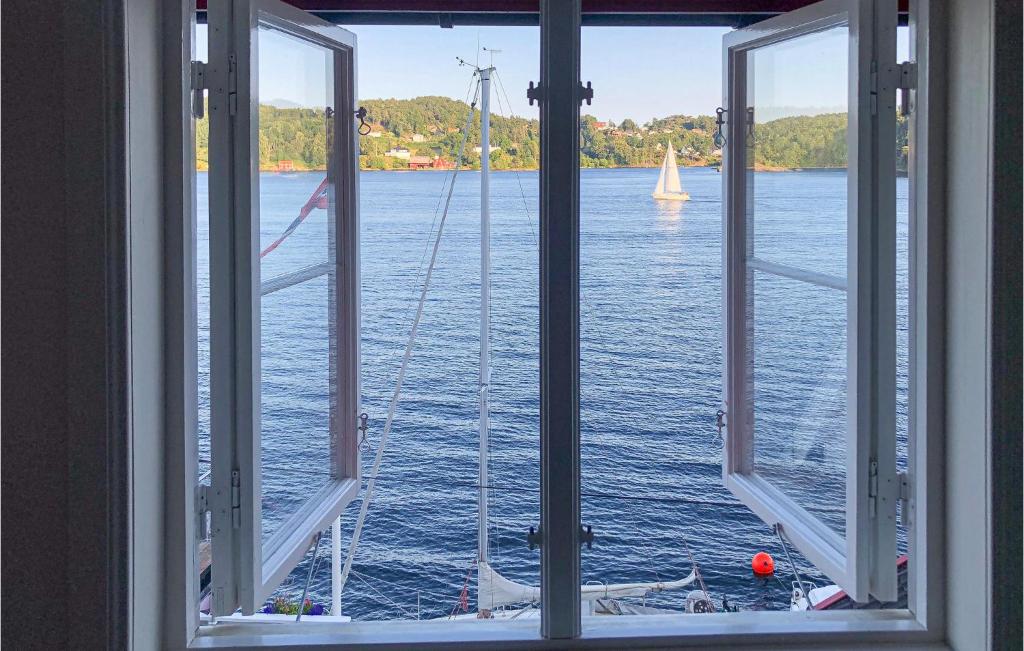 Amazing Apartment In Arendal With Wifi And 2 Bedrooms photo 3