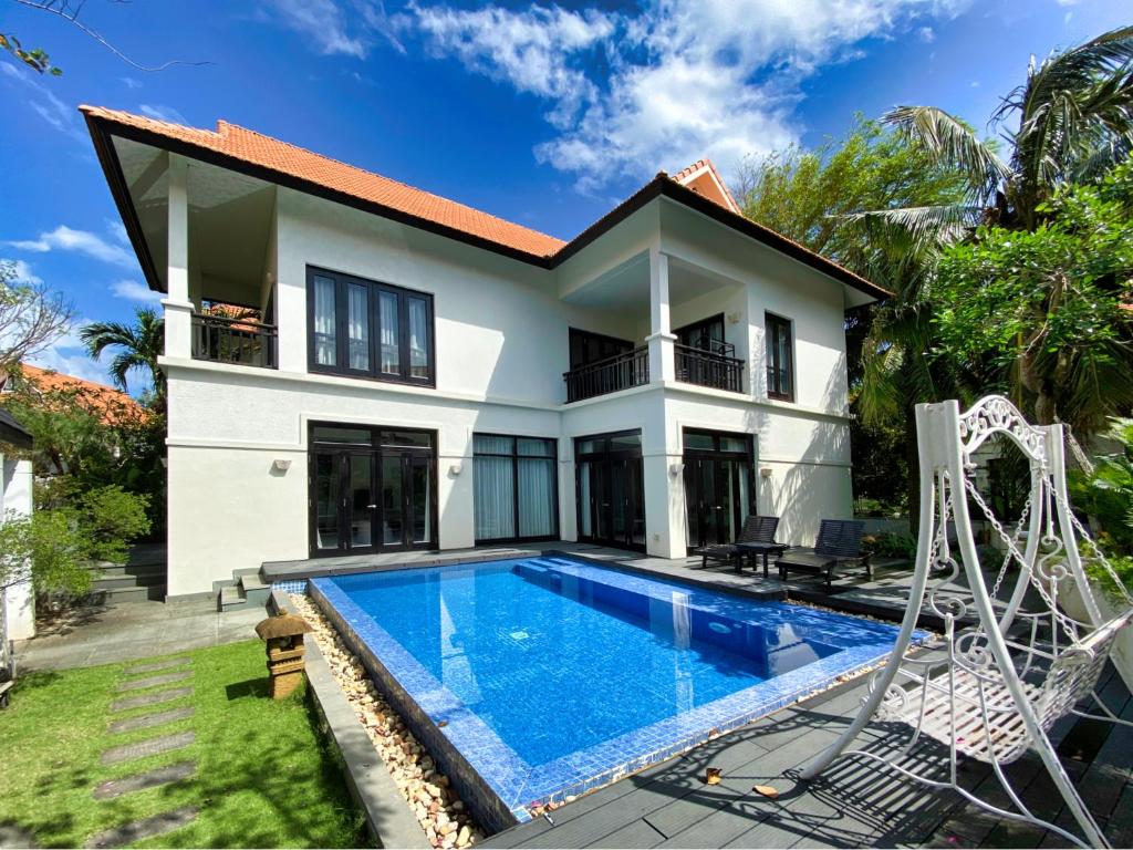 Elegant Pool Villa In 5star Resort My Khe Beach