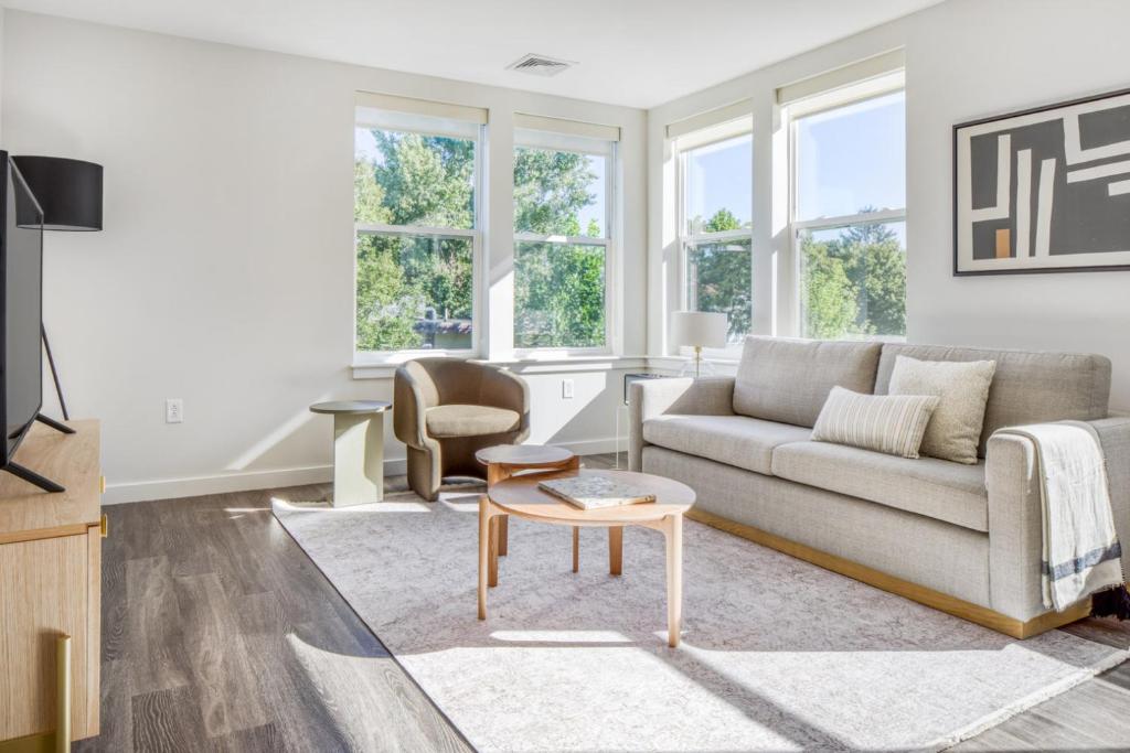 Cambridge 2BR w WD Private access to Linr Park BOS-470