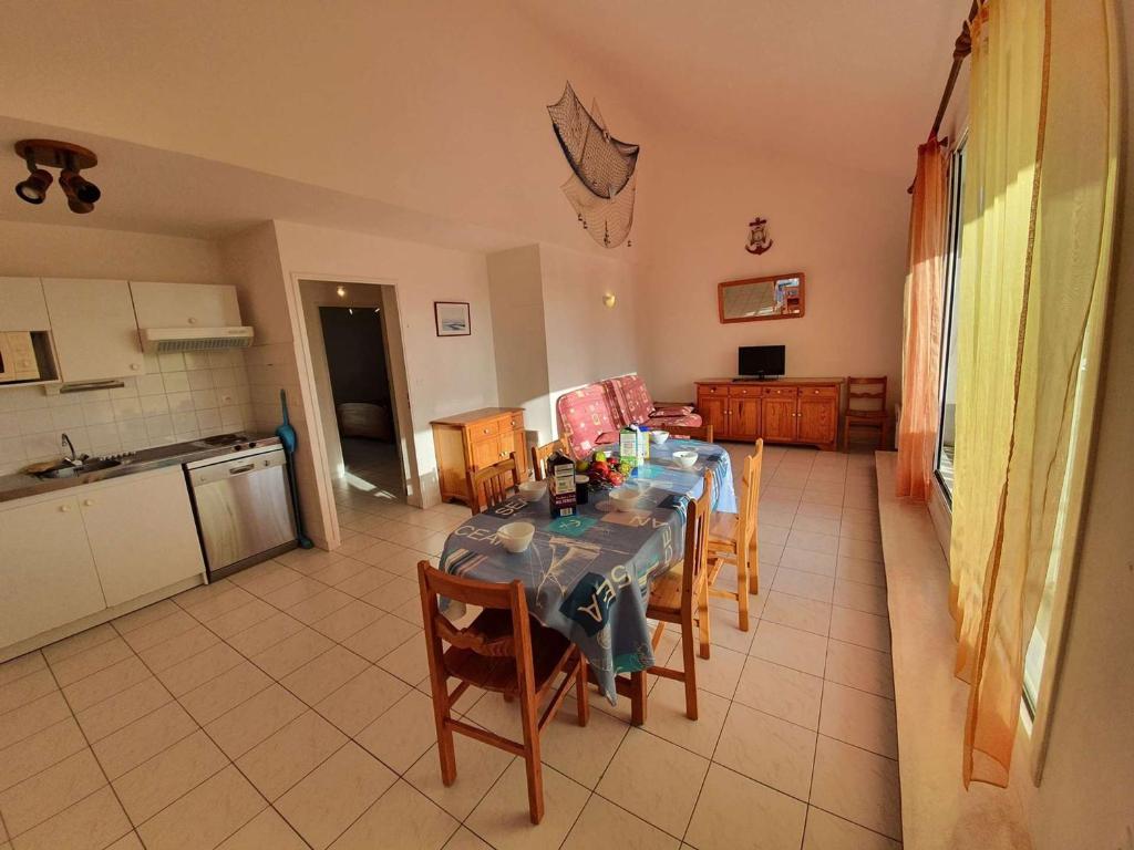 Appartement Saint-Hilaire-de-Riez, 3 pièces, 7 personnes - FR-1-224C-250 photo 1