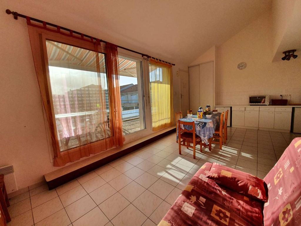 Appartement Saint-Hilaire-de-Riez, 3 pièces, 7 personnes - FR-1-224C-250 photo 2
