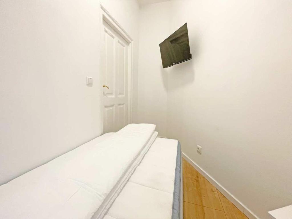 Chic & Modern Apartment photo 2