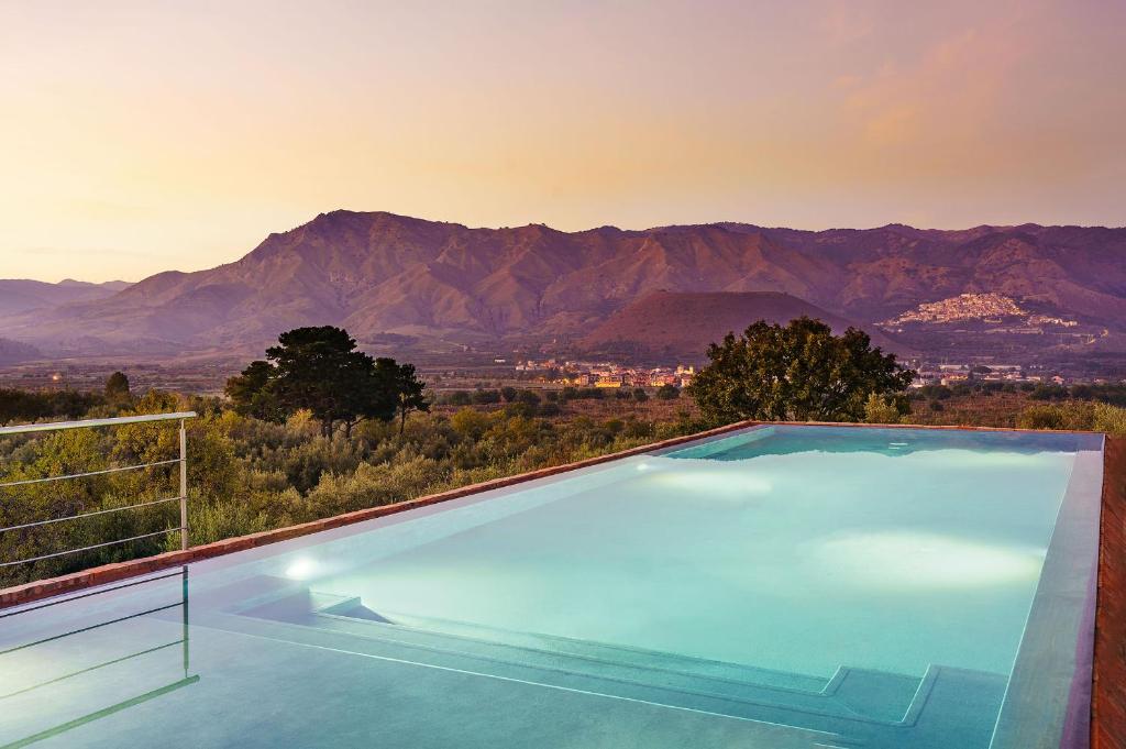 Etna Retreat photo 2