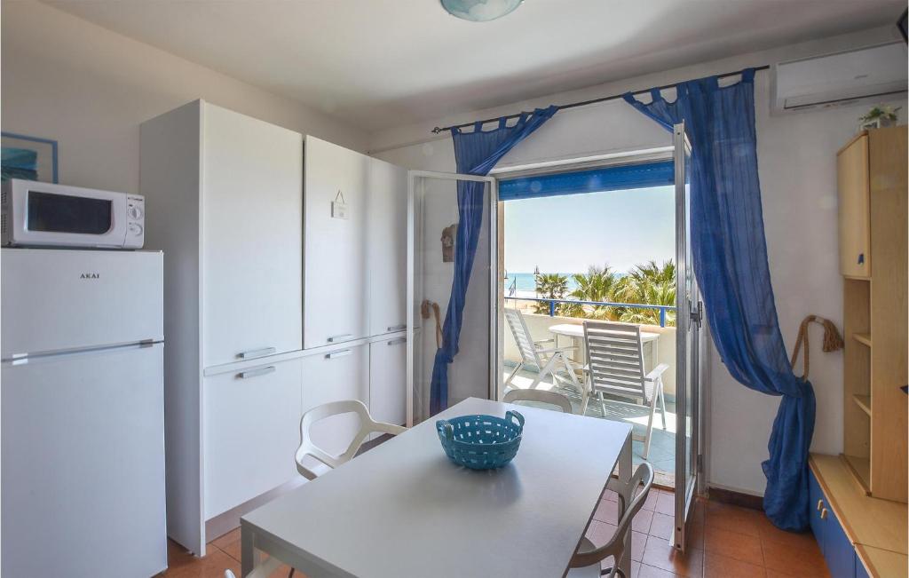 Stunning Apartment In Pozzallo With Wifi And 1 Bedrooms photo 3