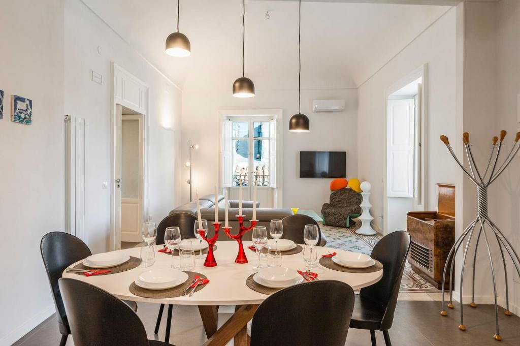 2 Soru Ortigia Holiday Home - Attico con terrazza - Tap to explore photos