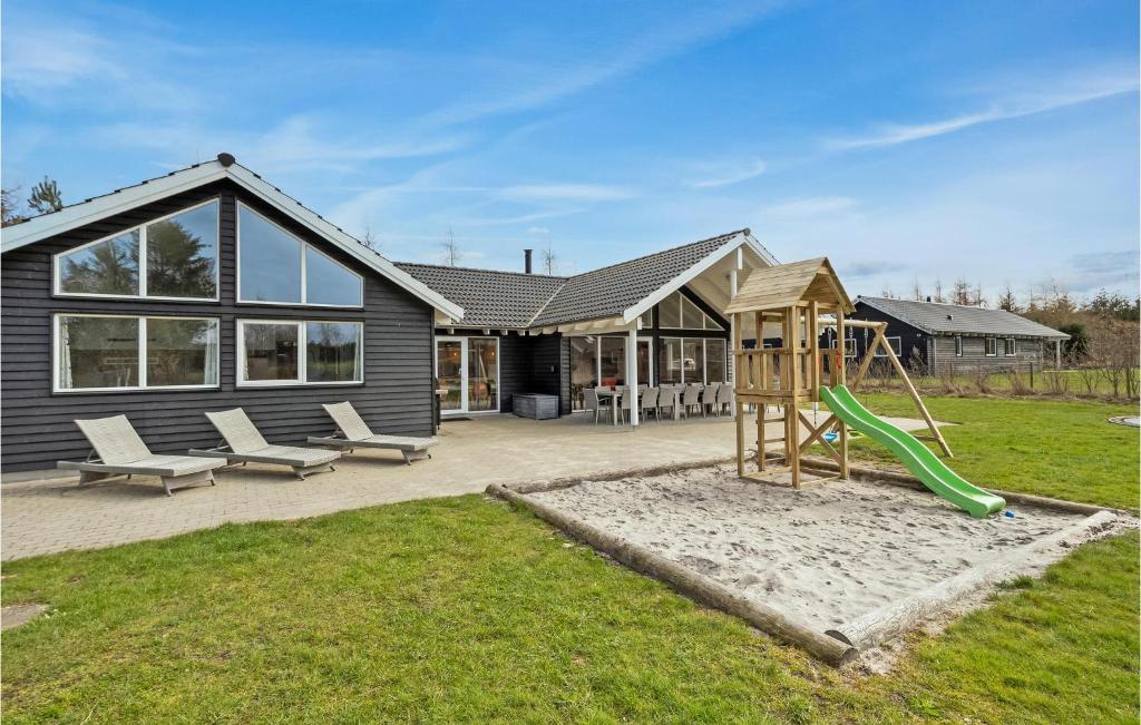 Nice Home In Glesborg With Indoor Swimming Pool, Sauna And 7 Bedrooms