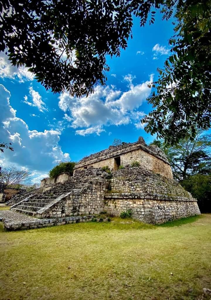 Tour zona arqueológica Ek Balam, cenote y pueblo mágico