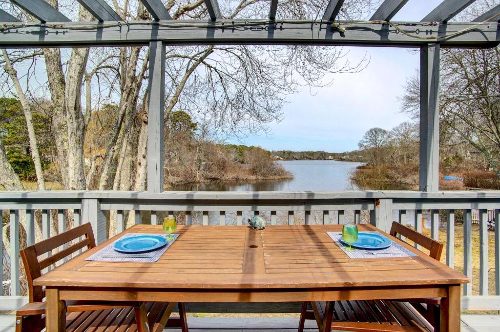 Cape Cod Vacation Rental with Lakefront View photo 1