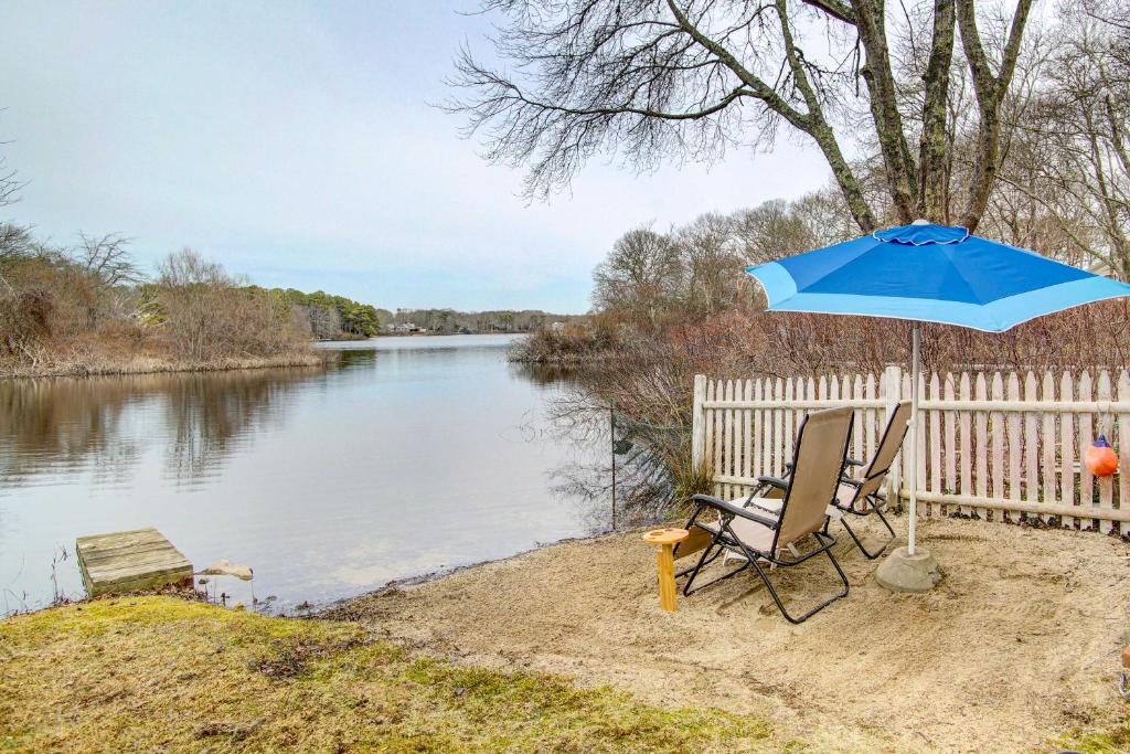 Cape Cod Vacation Rental with Lakefront View photo 2