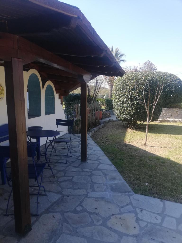 Big house with a huge garden and barbecue area! photo 1