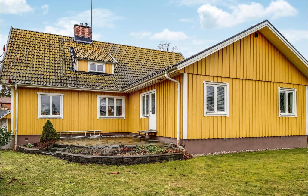 Beautiful Home In Brsarp With Wifi And 3 Bedrooms