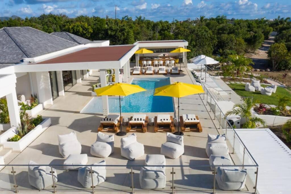 Villa Solis, 7 bedroom Midcentury villa with amazing views photo 1