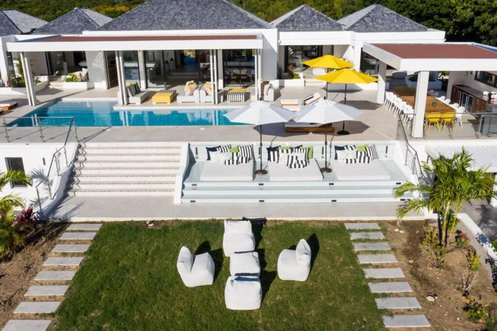 Villa Solis, 7 bedroom Midcentury villa with amazing views photo 4