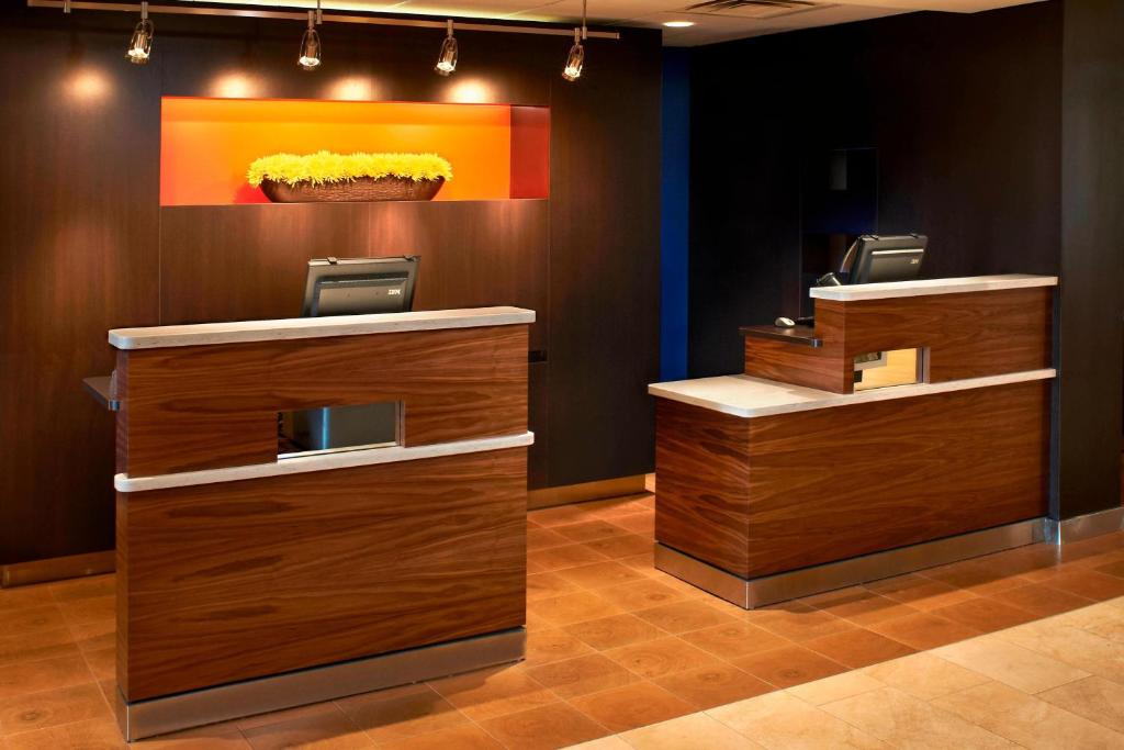 Courtyard by Marriott Cincinnati-Covington image